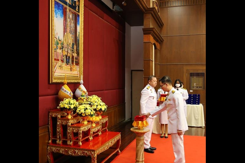 พิธีรับพระราชทานเครื่องราชอิสริยาภรณ์ชั้นสายสะพาย