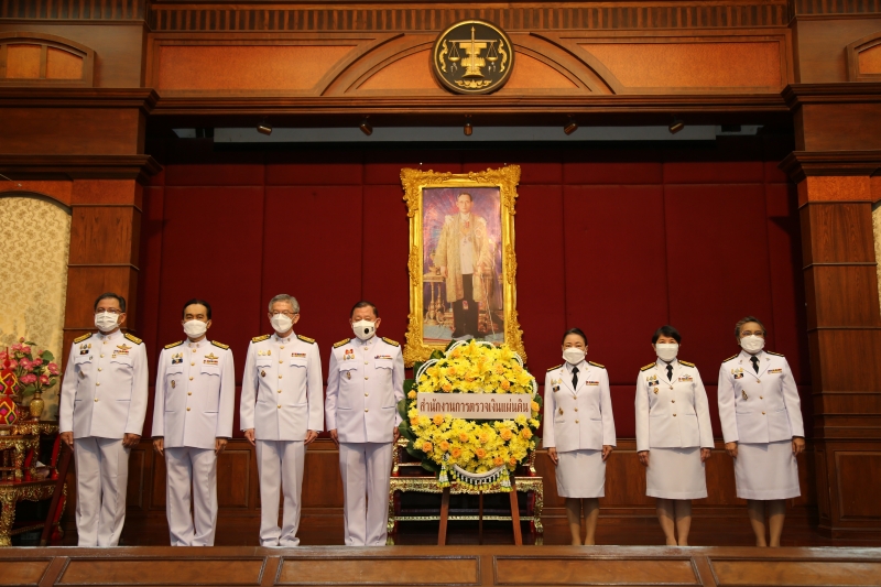 พิธีวางพวงมาลาเนื่องในวันคล้ายวันสวรรคตพระบาทสมเด็จพระบรมชนกาธิเบศร มหาภูมิพลอดุลยเดชมหาราช บรมนาถบพิตร 13 ตุลาคม 2564