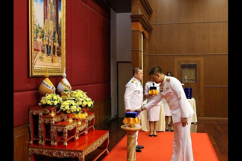 พิธีรับพระราชทานเครื่องราชอิสริยาภรณ์ชั้นสายสะพาย