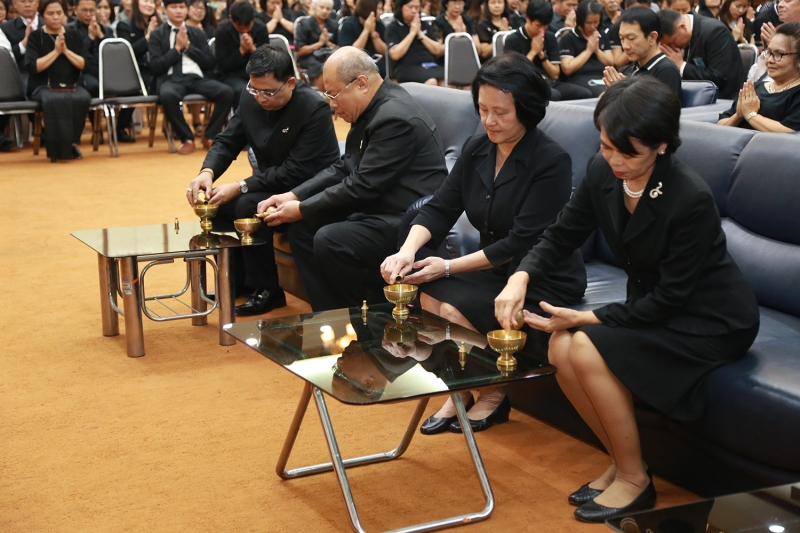 พิธีเจริญพระพุทธมนต์ เนื่องในวันปีใหม่ พุทธศักราช ๒๕๖๐ 