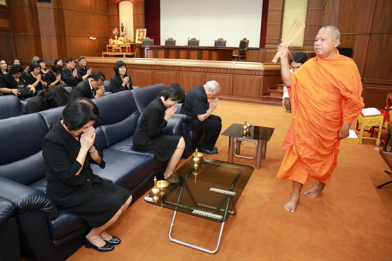 พิธีเจริญพระพุทธมนต์ เนื่องในวันปีใหม่ พุทธศักราช ๒๕๖๐ 