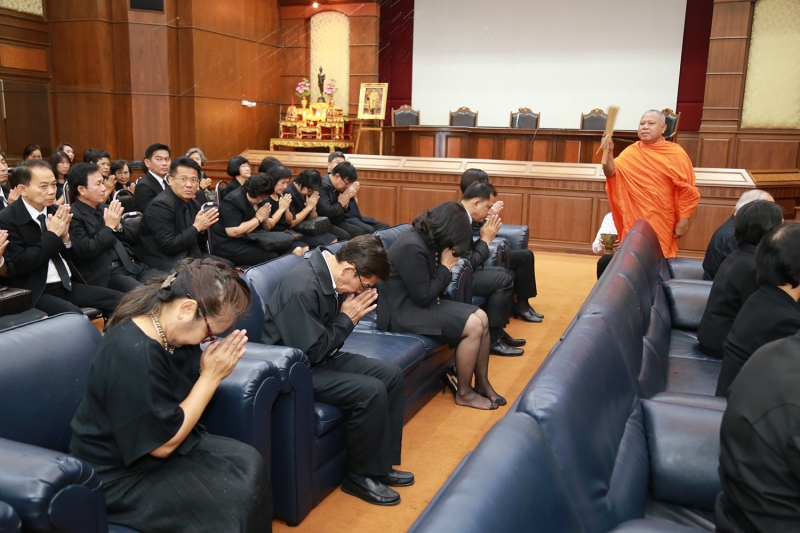 พิธีเจริญพระพุทธมนต์ เนื่องในวันปีใหม่ พุทธศักราช ๒๕๖๐ 