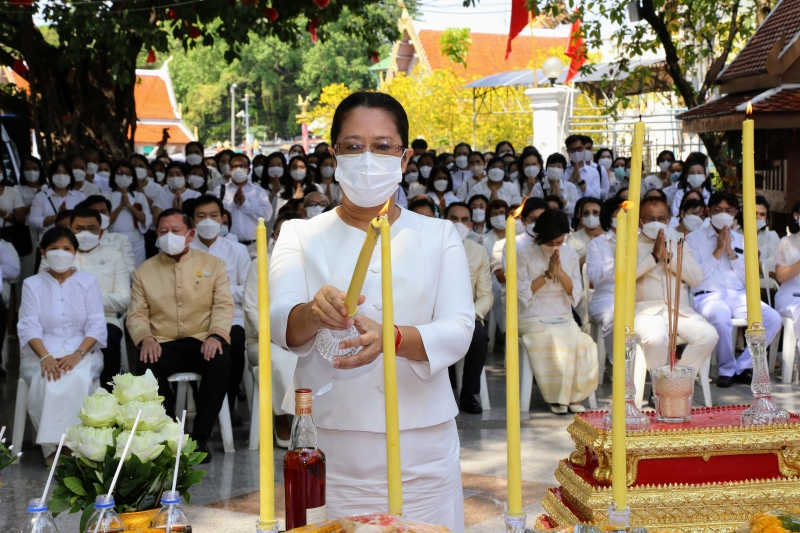 พิธีบวงสรวงดวงพระวิญญาณสมเด็จพระเจ้าตากสินมหาราช ณ ศาลสมเด็จพระเจ้ากรุงธนบุรีมหาราช วัดหงส์รัตนาราม ราชวรวิหาร กรุงเทพมหานคร