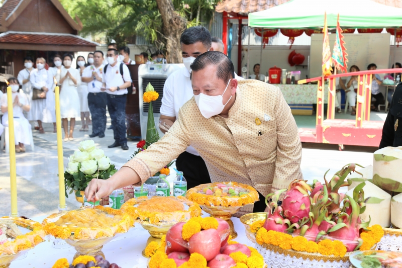 พิธีบวงสรวงดวงพระวิญญาณสมเด็จพระเจ้าตากสินมหาราช ณ ศาลสมเด็จพระเจ้ากรุงธนบุรีมหาราช วัดหงส์รัตนาราม ราชวรวิหาร กรุงเทพมหานคร