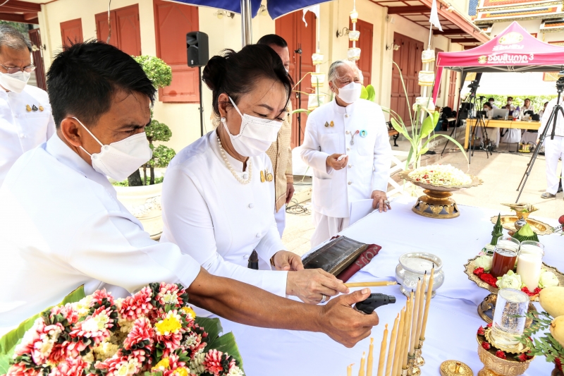 สมเด็จพระอริยวงศาคตญาณ สมเด็จพระสังฆราช สกลมหาสังฆปริณายก ทรงเป็นประธานในพิธีเททองหล่อองค์พระพุทธโสธร รุ่น มงคลแผ่นดิน 108 ณ วั