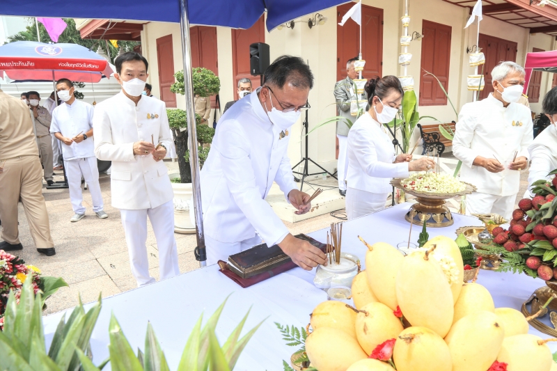  สมเด็จพระอริยวงศาคตญาณ สมเด็จพระสังฆราช สกลมหาสังฆปริณายก ทรงเป็นประธานในพิธีเททองหล่อองค์พระพุทธโสธร รุ่น มงคลแผ่นดิน 108 ณ วั