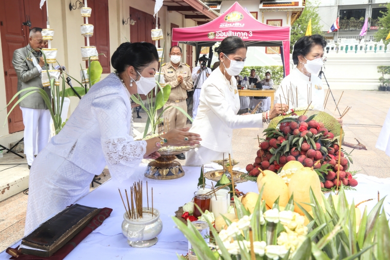  สมเด็จพระอริยวงศาคตญาณ สมเด็จพระสังฆราช สกลมหาสังฆปริณายก ทรงเป็นประธานในพิธีเททองหล่อองค์พระพุทธโสธร รุ่น มงคลแผ่นดิน 108 ณ วั