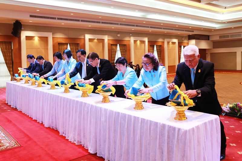 พิธีรับหมวกและผ้าพันคอพระราชทาน