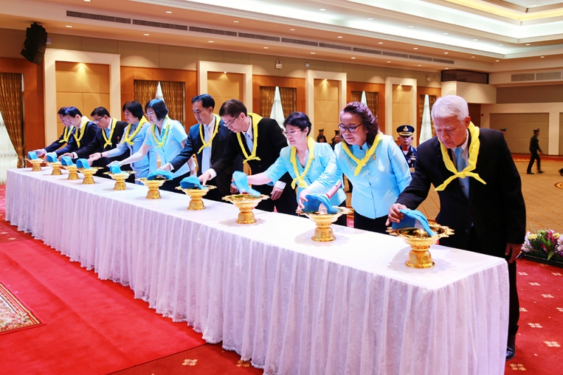 พิธีรับหมวกและผ้าพันคอพระราชทาน