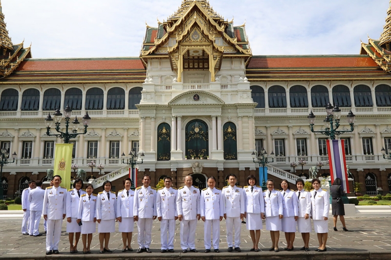 ลงนามถวายพระพรสมเด็จพระนางเจ้าสิริกิติ์ พระบรมราชินีนาถ