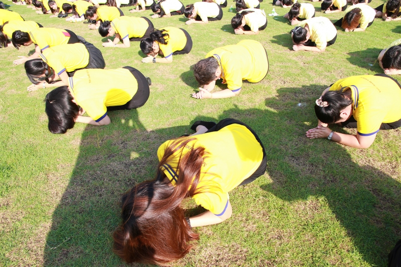 สตง.ร่วมเดินริ้วขบวนอัญเชิญพุ่มดอกไม้ถวายราชสดุดีถวายบังคม 5 ธันวาคม 2561