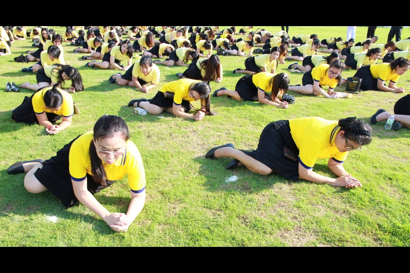 สตง.ร่วมเดินริ้วขบวนอัญเชิญพุ่มดอกไม้ถวายราชสดุดีถวายบังคม 5 ธันวาคม 2561