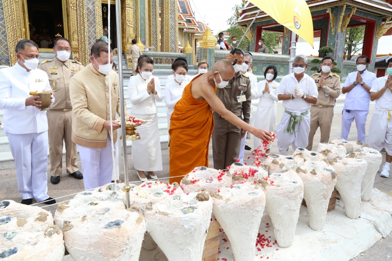  สมเด็จพระอริยวงศาคตญาณ สมเด็จพระสังฆราช สกลมหาสังฆปริณายก ทรงเป็นประธานในพิธีเททองหล่อองค์พระพุทธโสธร รุ่น มงคลแผ่นดิน 108 ณ วั