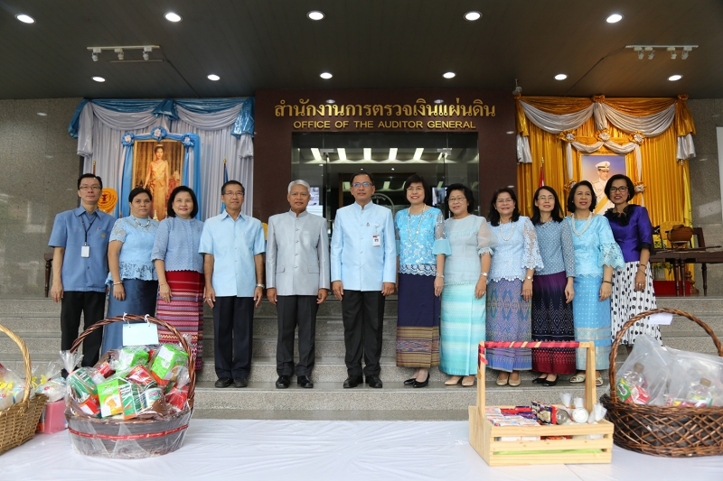พิธีทำบุญตักบาตรข้าวสารอาหารแห้ง