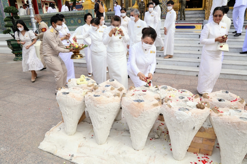  สมเด็จพระอริยวงศาคตญาณ สมเด็จพระสังฆราช สกลมหาสังฆปริณายก ทรงเป็นประธานในพิธีเททองหล่อองค์พระพุทธโสธร รุ่น มงคลแผ่นดิน 108 ณ วั