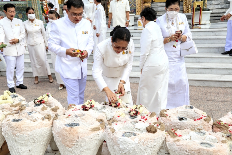  สมเด็จพระอริยวงศาคตญาณ สมเด็จพระสังฆราช สกลมหาสังฆปริณายก ทรงเป็นประธานในพิธีเททองหล่อองค์พระพุทธโสธร รุ่น มงคลแผ่นดิน 108 ณ วั