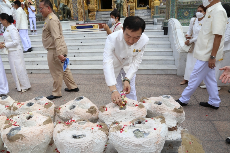  สมเด็จพระอริยวงศาคตญาณ สมเด็จพระสังฆราช สกลมหาสังฆปริณายก ทรงเป็นประธานในพิธีเททองหล่อองค์พระพุทธโสธร รุ่น มงคลแผ่นดิน 108 ณ วั