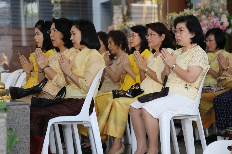 พิธีบำเพ็ญกุศลพระพุทธมนต์และทำบุญตักบาตร