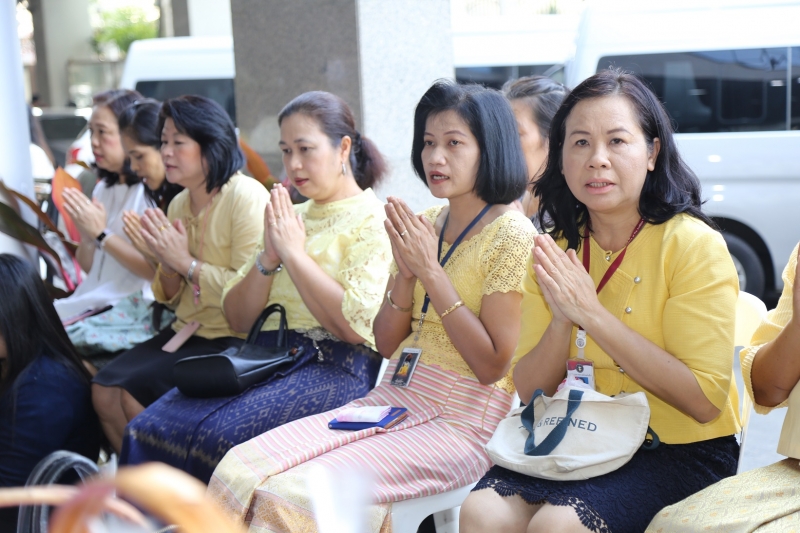 พิธีบำเพ็ญกุศลพระพุทธมนต์และทำบุญตักบาตร