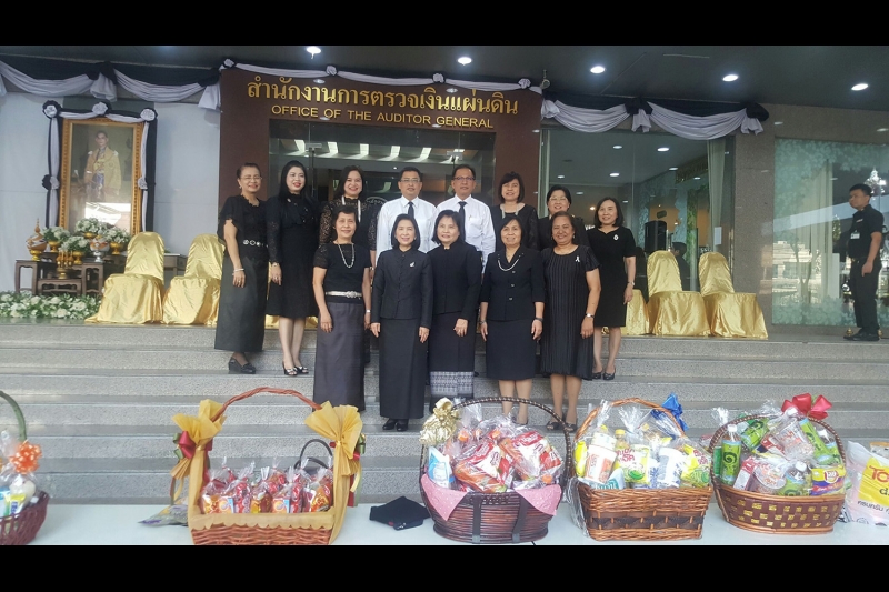 ทำบุญตักบาตรข้าวสารอาหารแห้ง ประจำเดือนเดือนมีนาคม 2560