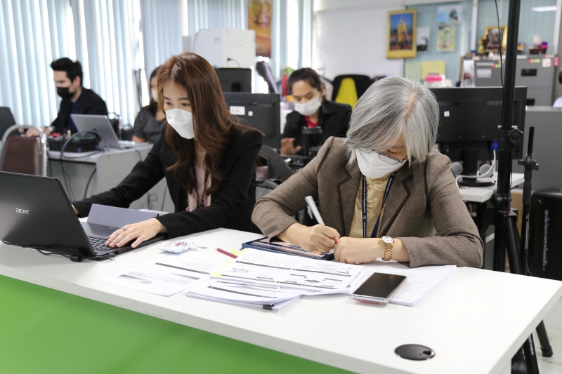พิธีเปิดโครงการฝึกอบรม หลักสูตร “แนวปฏิบัติการตรวจสอบการเงินภาครัฐ (GUID 2900)” รุ่นที่ 4 ผ่านระบบออนไลน์ ณ สำนักงานการตรวจเงินแ
