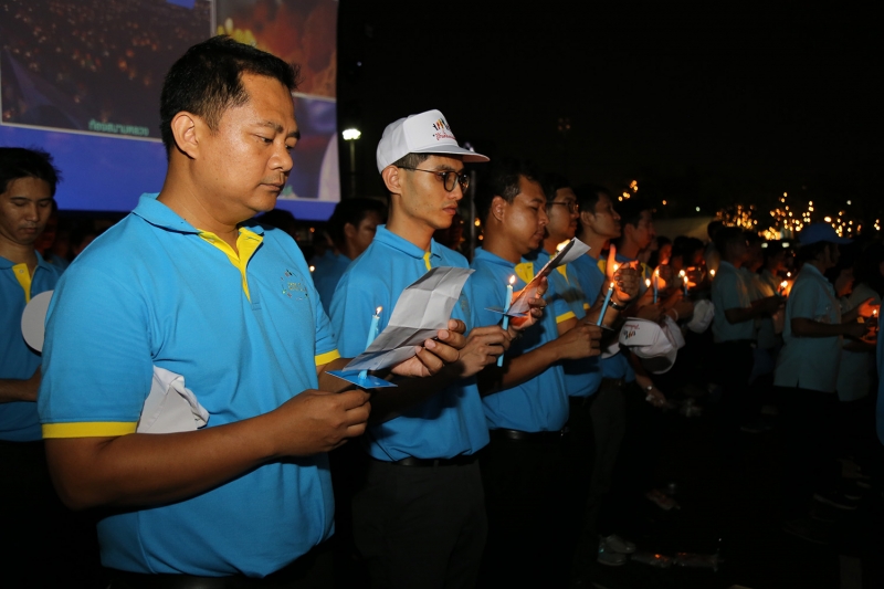 ร่วมริ้วขบวนอัญเชิญเครื่องราชสักการะ และร่วมพิธีจุดเทียนถวายพระพรชัยมงคล สมเด็จพระนางเจ้าสิริกิติ์ พระบรมราชินีนาถ ในรัชกาลที่ 9
