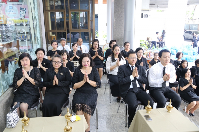 ทำบุญตักบาตรข้าวสารอาหารแห้ง ประจำเดือนเดือนพฤษภาคม 2560