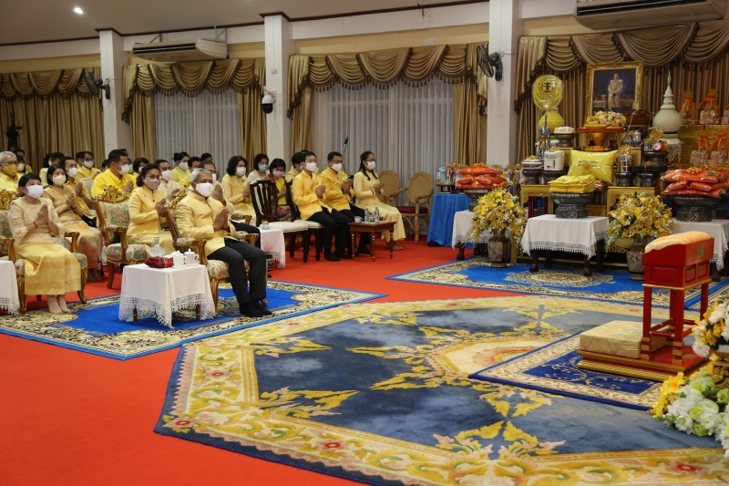พิธีเจริญพระพุทธมนต์สมโภชผ้าพระกฐินพระราชทาน ประจำปี 2563 ณ วัดพระแก้ว พระอารามหลวง ตำบลเวียง อำเภอเมืองเชียงราย จังหวัดเชียงราย