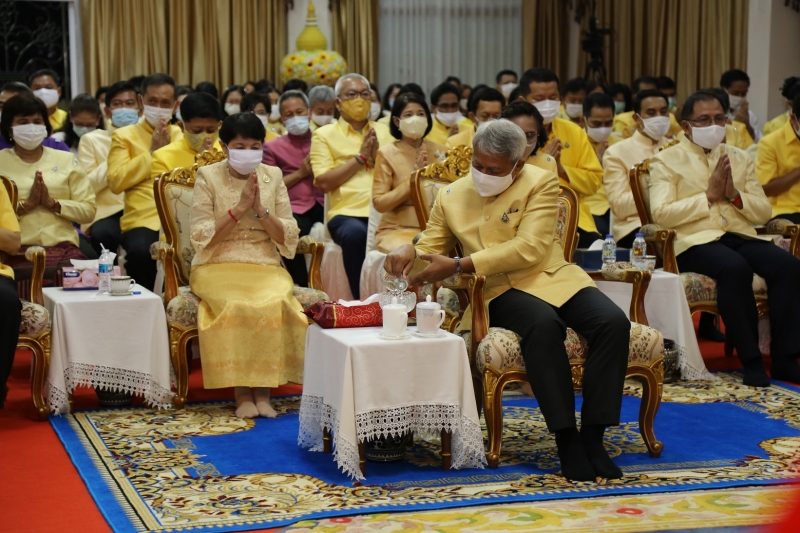 พิธีเจริญพระพุทธมนต์สมโภชผ้าพระกฐินพระราชทาน ประจำปี 2563 ณ วัดพระแก้ว พระอารามหลวง ตำบลเวียง อำเภอเมืองเชียงราย จังหวัดเชียงราย