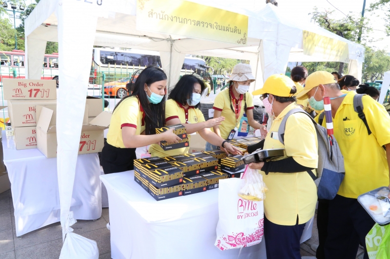  กิจกรรมเนื่องในวันคล้ายวันพระบรมราชสมภพพระบาทสมเด็จพระบรมชนกาธิเบศร มหาภูมิพลอดุลยเดชมหาราช บรมนาถบพิตร วันชาติ และวันพ่อแห่งชา