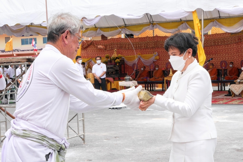 พิธีเททองหล่อพระพุทธโสธร รุ่น มงคลแผ่นดิน 108