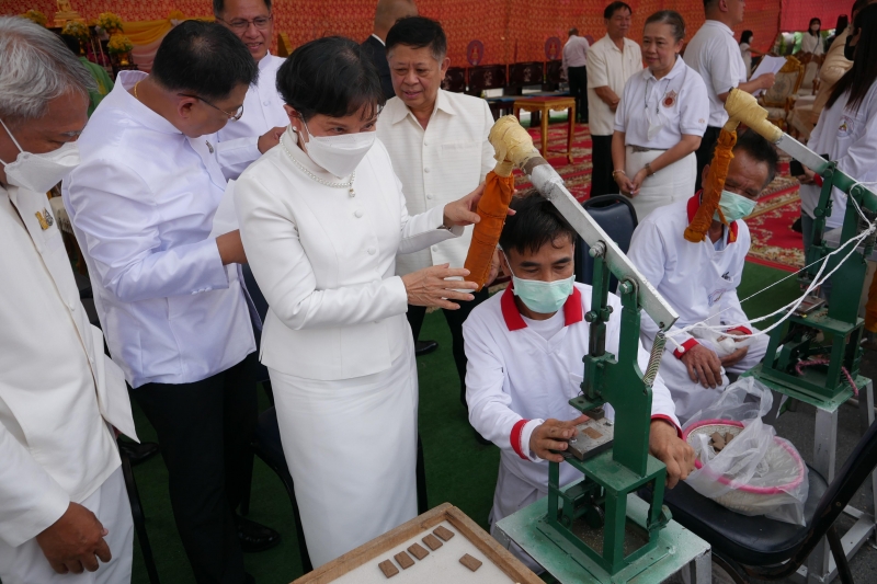 พิธีเททองหล่อพระพุทธโสธร รุ่น มงคลแผ่นดิน 108