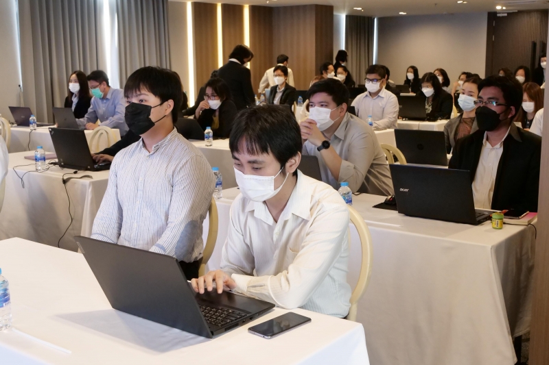 พิธีเปิดโครงการฝึกอบรมเชิงปฏิบัติการ หลักสูตร “การวิศวกรรมความรู้ความสำเร็จในการพัฒนาระบบปัญญาประดิษฐ์เพื่อการตรวจสอบ” ณ โรงแรม 