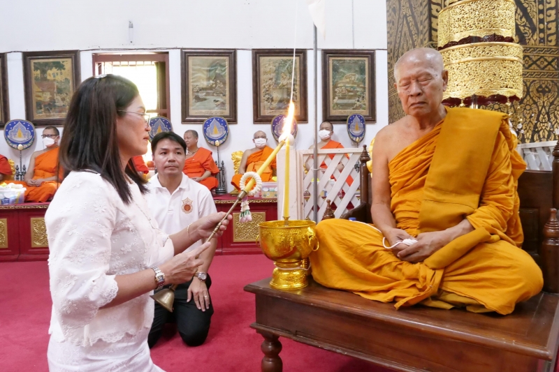 2566-03-30 พิธีอธิษฐานจิตมวลสาร แผ่นจาร และแผ่นดวงชะตา พระพุทธโสธร รุ่น มงคลแผ่นดิน 108 ณ วัดพระธาตุหริภุญชัยวรมหาวิหาร จังหวัดล
