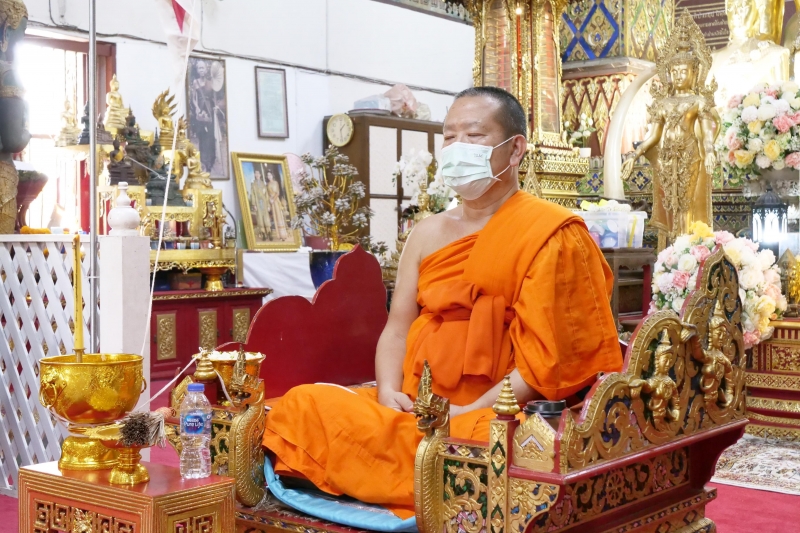 2566-03-30 พิธีอธิษฐานจิตมวลสาร แผ่นจาร และแผ่นดวงชะตา พระพุทธโสธร รุ่น มงคลแผ่นดิน 108 ณ วัดพระธาตุหริภุญชัยวรมหาวิหาร จังหวัดล