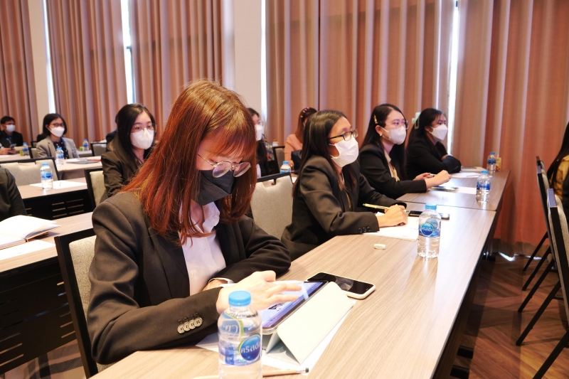 ศาสตราจารย์ ดร. อรพิน ผลสุวรรณ์ สบายรูป กรรมการตรวจเงินแผ่นดิน ให้เกียรติเป็นวิทยากรบรรยายโครงการพัฒนาข้าราชการใหม่ ปีงบประมาณ 2