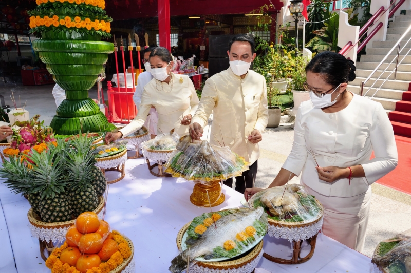 พิธีบวงสรวงดวงพระวิญญาณสมเด็จพระเจ้าตากสินมหาราช ณ ศาลสมเด็จพระเจ้ากรุงธนบุรีมหาราช วัดหงส์รัตนาราม ราชวรวิหาร กรุงเทพมหานคร