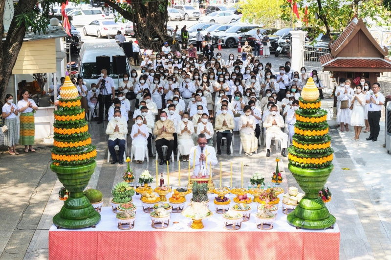 พิธีบวงสรวงดวงพระวิญญาณสมเด็จพระเจ้าตากสินมหาราช ณ ศาลสมเด็จพระเจ้ากรุงธนบุรีมหาราช วัดหงส์รัตนาราม ราชวรวิหาร กรุงเทพมหานคร