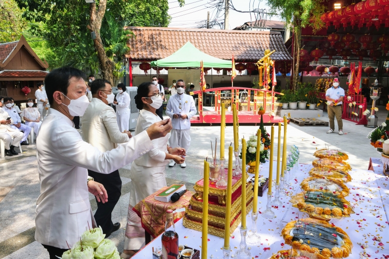 พิธีบวงสรวงดวงพระวิญญาณสมเด็จพระเจ้าตากสินมหาราช ณ ศาลสมเด็จพระเจ้ากรุงธนบุรีมหาราช วัดหงส์รัตนาราม ราชวรวิหาร กรุงเทพมหานคร