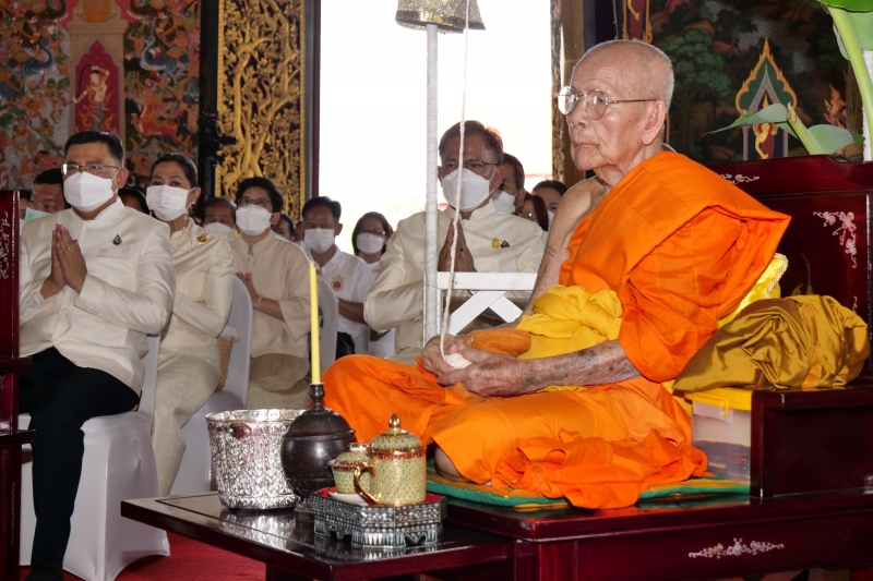 พิธีอธิษฐานจิตมวลสาร แผ่นจาร และแผ่นดวงชะตา 