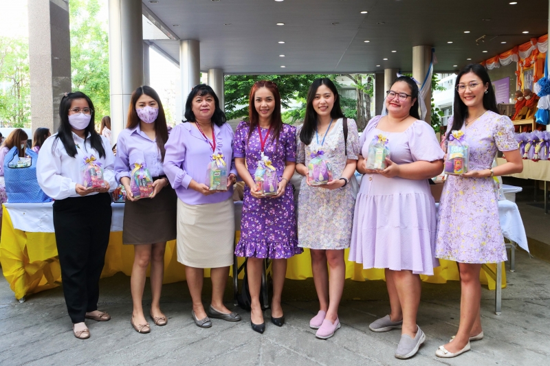  พิธีเจริญพระพุทธมนต์และทำบุญตักบาตร ถวายพระราชกุศลและถวายพระพรชัยมงคล เนื่องในโอกาสวันเฉลิมพระชนมพรรษา สมเด็จพระนางเจ้า ฯ พระบร