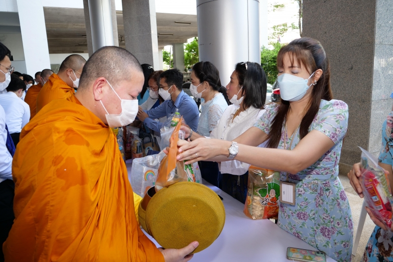 เนื่องในโอกาสวันเฉลิมพระชนมพรรษา สมเด็จพระนางเจ้าสิริกิติ์ พระบรมราชินีนาถ 