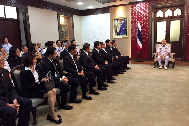 มอบเงินช่วยเหลือผู้ประสบอุทกภัยทางภาคใต้