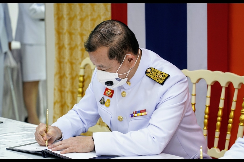  สำนักงานการตรวจเงินแผ่นดินถวายแจกันดอกไม้และลงนามถวายพระพรชัยมงคลสมเด็จพระเจ้าลูกเธอ เจ้าฟ้าสิริวัณณวรี นารีรัตนราชกัญญา