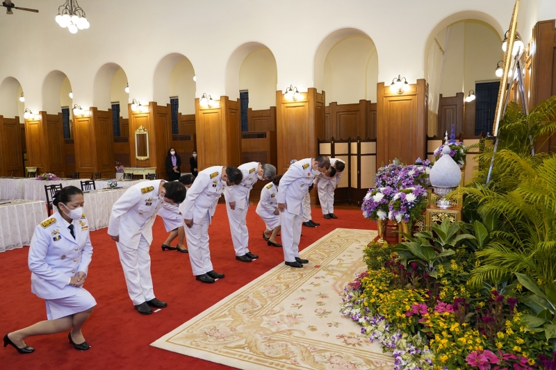 สำนักงานการตรวจเงินแผ่นดินถวายแจกันดอกไม้และลงนามถวายพระพรสมเด็จพระกนิษฐาธิราชเจ้า กรมสมเด็จพระเทพรัตนราชสุดา ฯ สยามบรมราชกุมารี