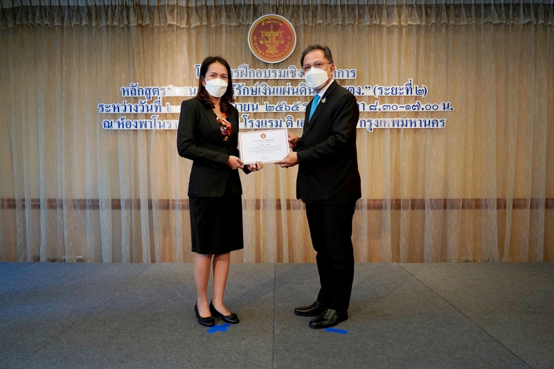 22  พิธีมอบประกาศนียบัตรโครงการฝึกอบรมเชิงปฏิบัติการ หลักสูตร “ชวนคุณครูรู้รักษ์เงินแผ่นดิน กับ สตง.