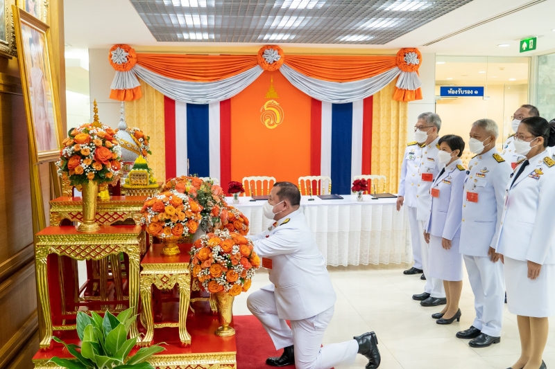 สำนักงานการตรวจเงินแผ่นดินถวายแจกันดอกไม้และลงนามถวายพระพรชัยมงคลสมเด็จพระเจ้าลูกเธอ เจ้าฟ้าสิริวัณณวรี นารีรัตนราชกัญญา