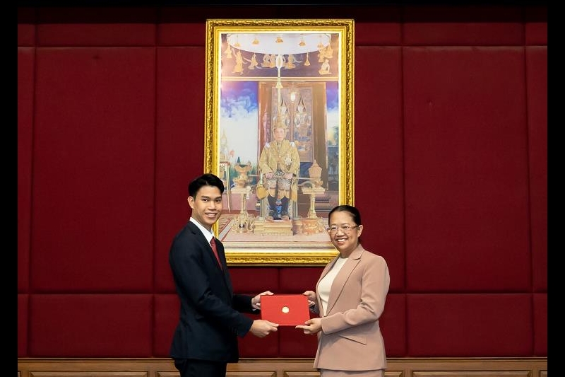 พิธีมอบประกาศนียบัตรโครงการพัฒนาข้าราชการใหม่ 
