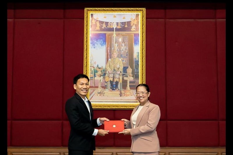 พิธีมอบประกาศนียบัตรโครงการพัฒนาข้าราชการใหม่ 