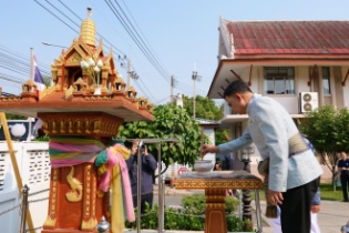 พิธีทำบุญตักบาตรข้าวสารอาหารแห้ง เดือนพฤษภาคม 2562
